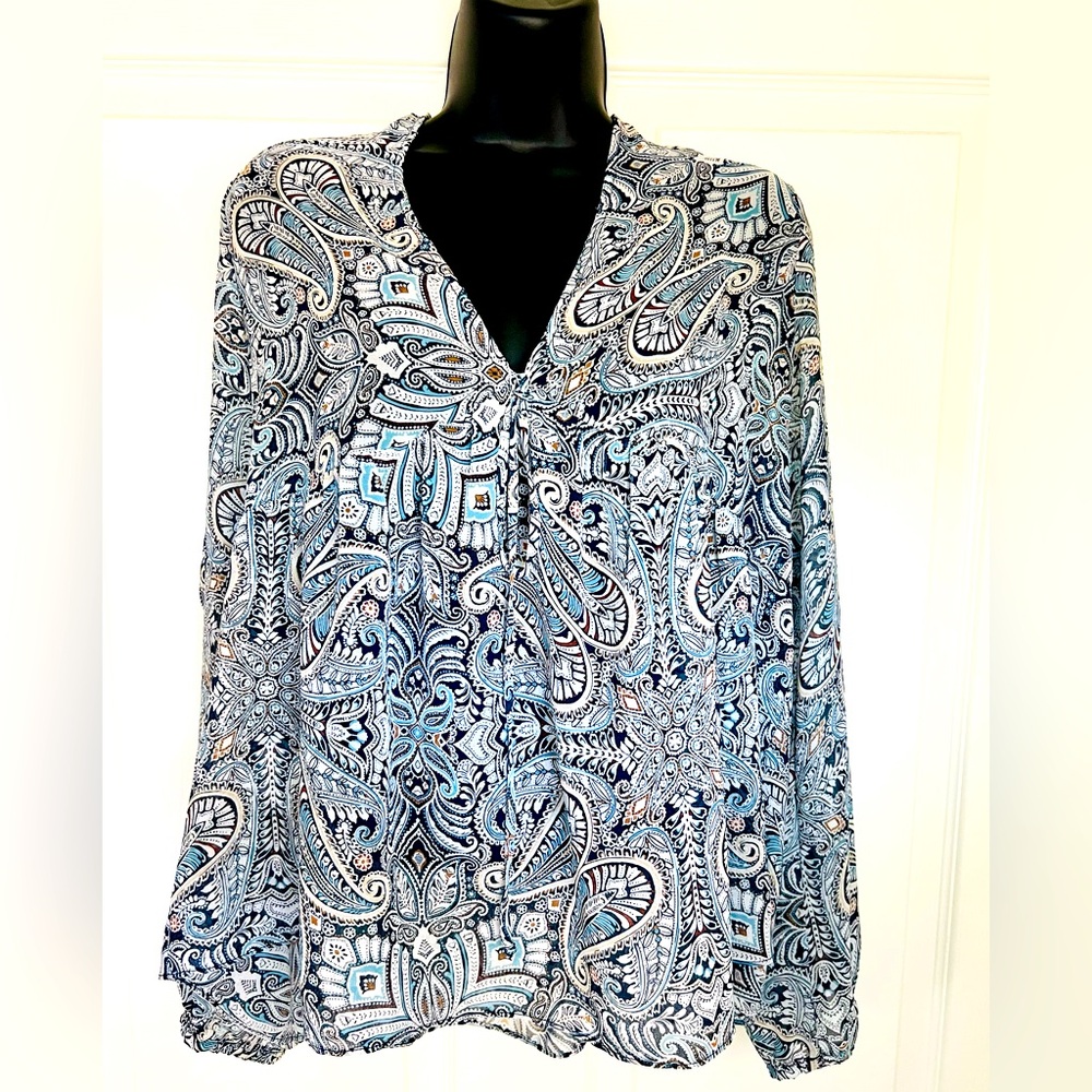 BCBGeneration V-Neck Peasant Semi-Sheer Blouse Paisley Print (Size L)